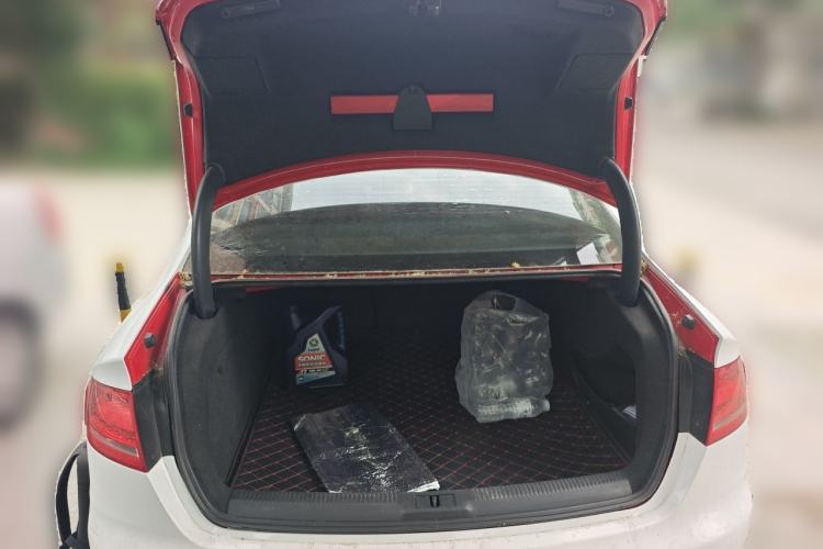 Used Audi A4L 2011 2.0 TFSI Standard Model Trunk