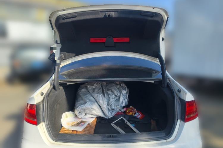 Used Audi A4L 2011 2.0 TFSI Comfort Model Trunk