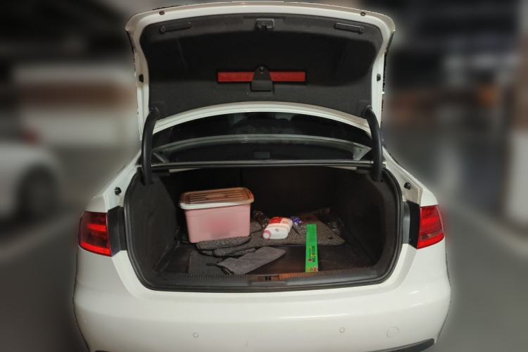 Used Audi A4L 2011 2.0 TFSI Comfort Model Trunk