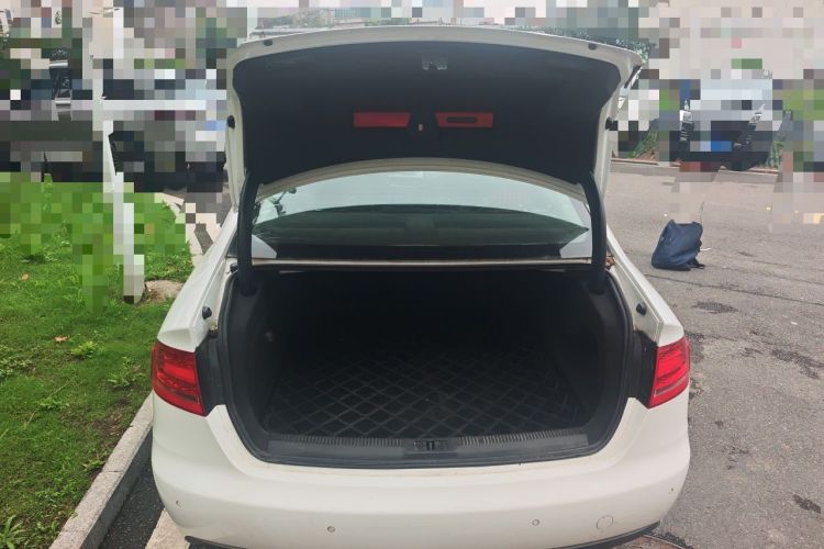 Used Audi A4L 2011 2.0 TFSI Comfort Model Trunk