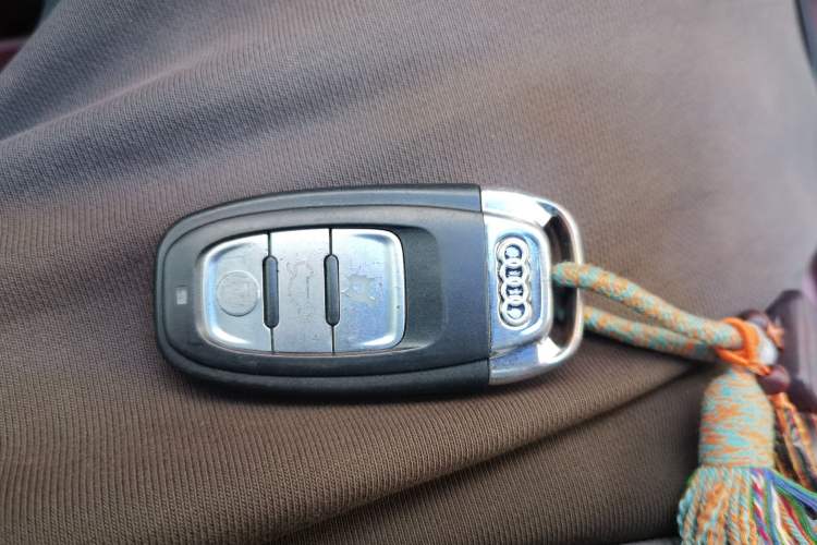 Used Audi A4L 2011 2.0 TFSI Comfort Model Vehicle Key