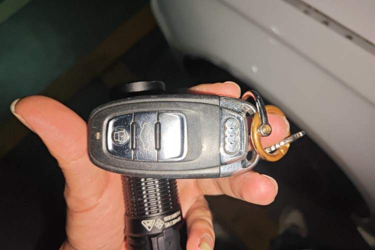 Used Audi A4L 2011 2.0 TFSI Comfort Model Vehicle Key