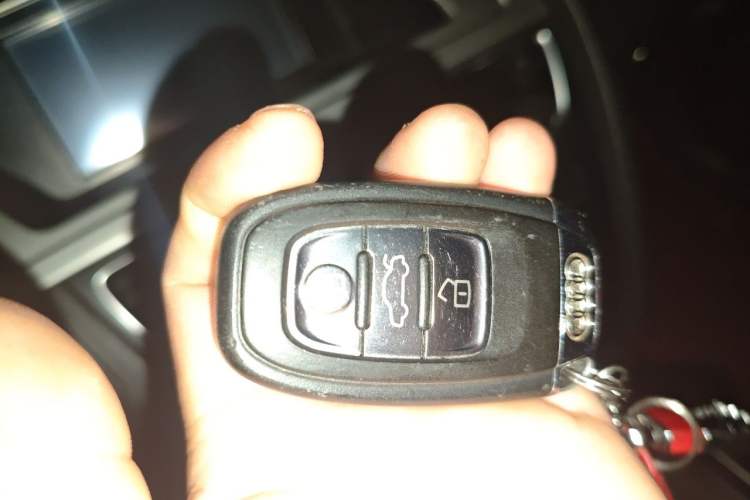 Used Audi A4L 2011 1.8 TFSI Comfort Model Vehicle Key