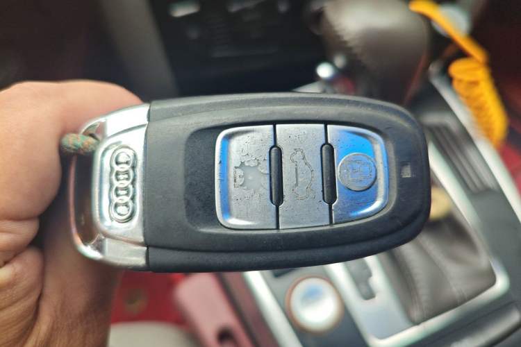 Used Audi A4L 2011 2.0 TFSI Standard Model Vehicle Key