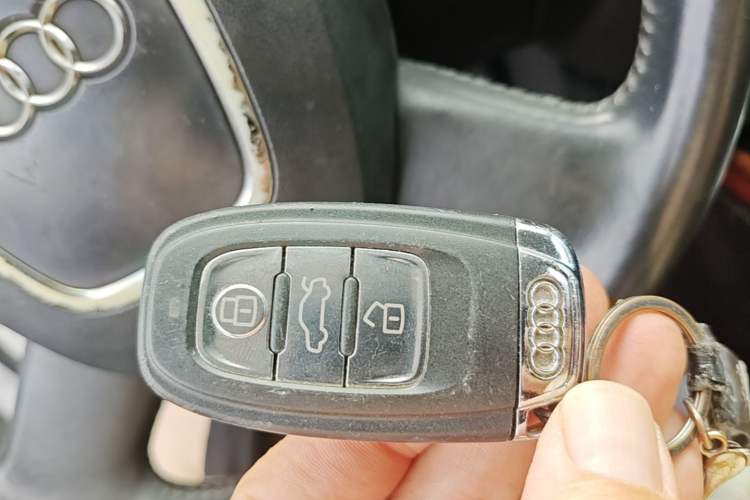 Used Audi A4L 2011 2.0 TFSI Comfort Model Vehicle Key