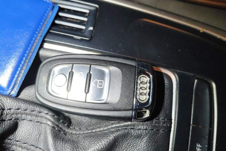 Used Audi A4L 2011 1.8 TFSI Comfort Model Vehicle Key