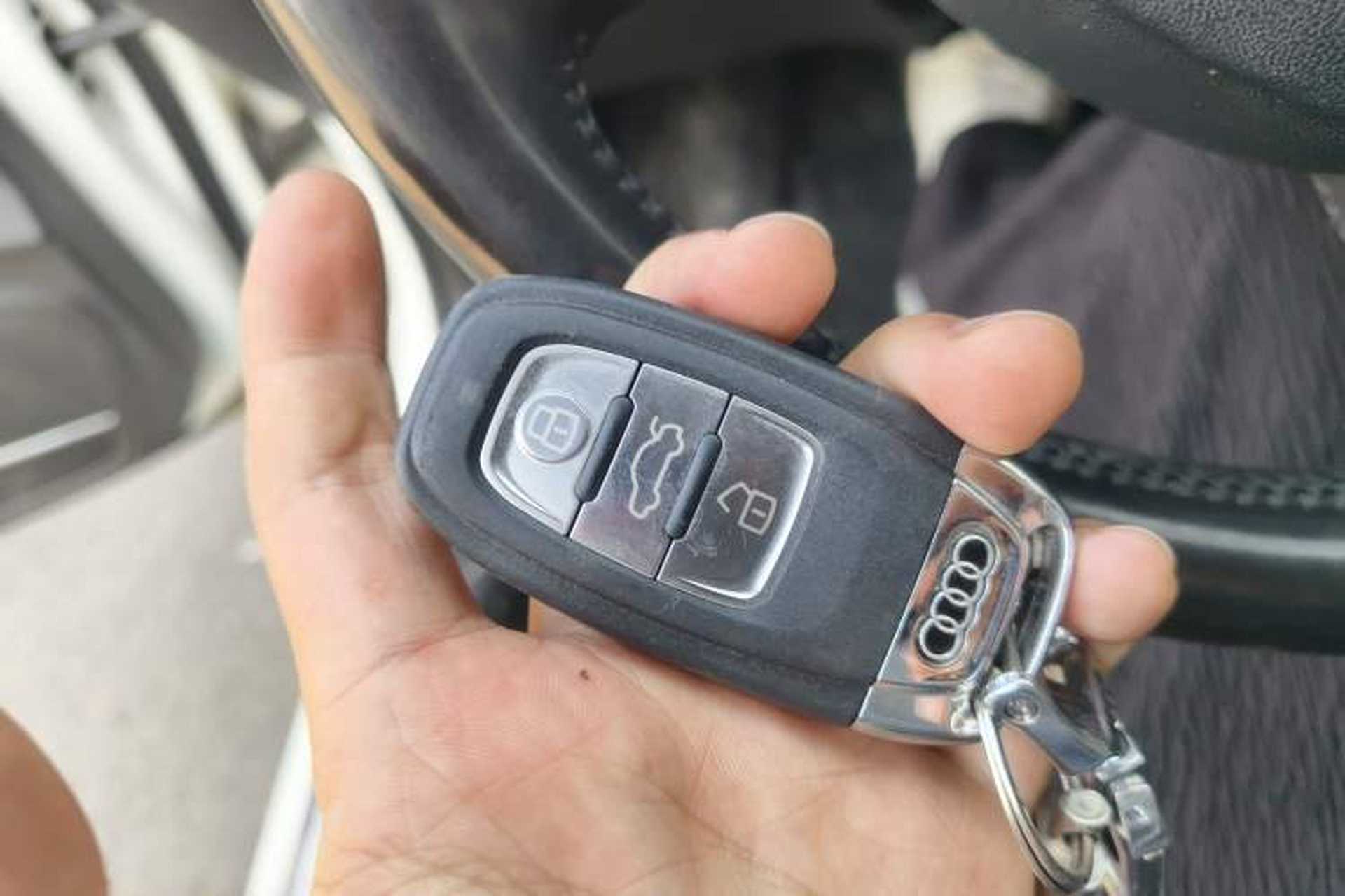 Used Audi A4L 2011 2.0 TFSI Comfort Model Vehicle Key