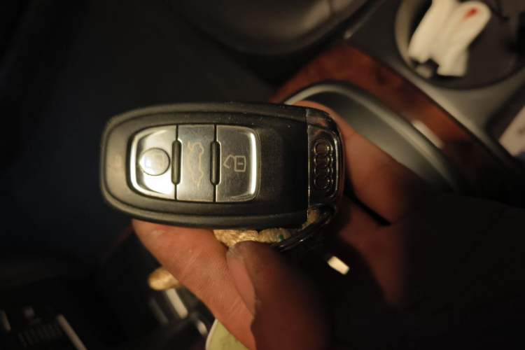 Used Audi A4L 2011 2.0 TFSI Comfort Model Vehicle Key