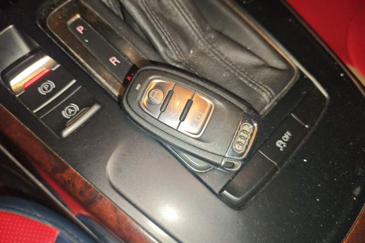 Used Audi A4L 2011 2.0 TFSI Comfort Model Vehicle Key