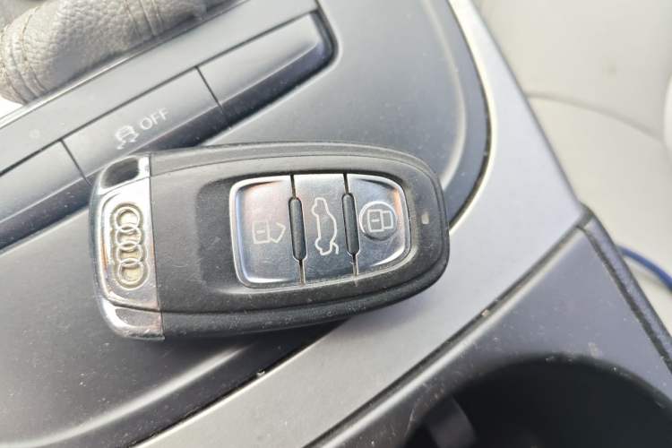 Used Audi A4L 2011 1.8 TFSI Comfort Model Vehicle Key