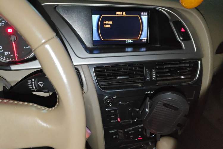 Used Audi A4L 2011 2.0 TFSI Comfort Model Audio And AC Panel