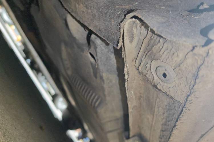 Used Audi A4L 2011 2.0 TFSI Standard Model Chassis Front Left