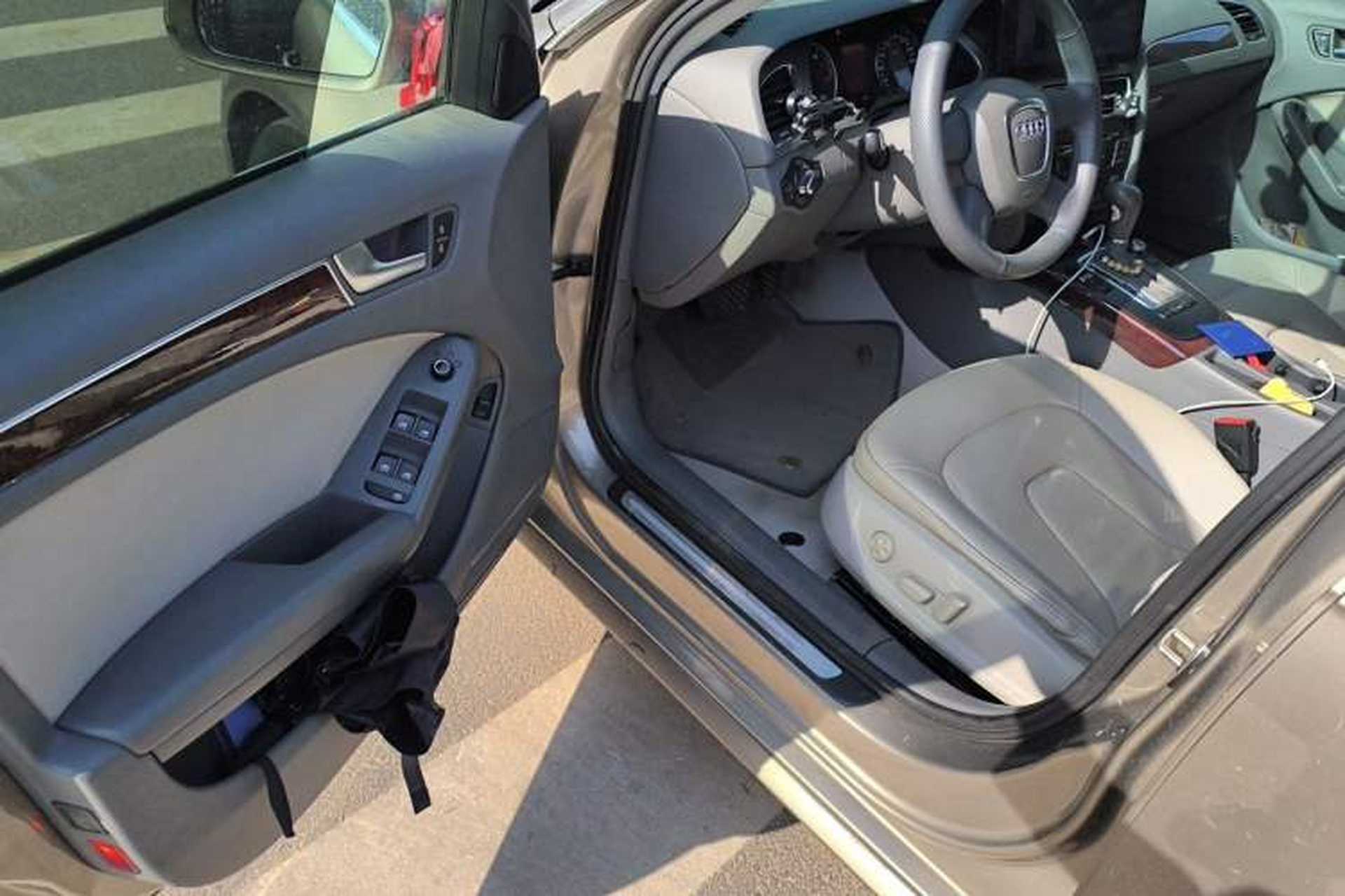 Used Audi A4L 2011 2.0 TFSI Comfort Model Driver Seat