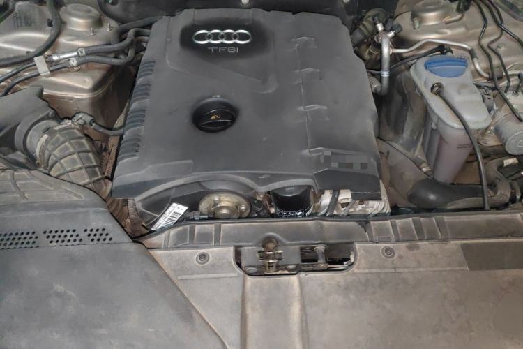 Used Audi A4L 2011 2.0 TFSI Comfort Model Engine Bay
