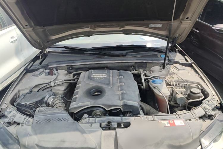 Used Audi A4L 2011 2.0 TFSI Comfort Model Engine Bay