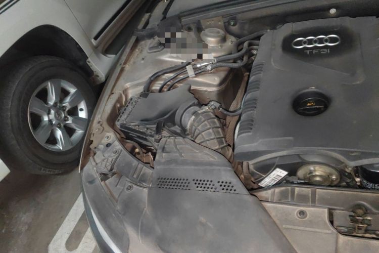 Used Audi A4L 2011 2.0 TFSI Comfort Model Engine Bay Right