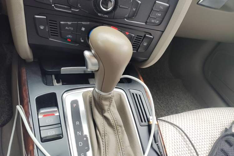 Used Audi A4L 2011 2.0 TFSI Comfort Model Gear Lever