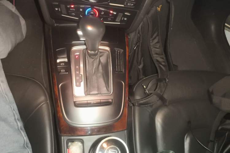Used Audi A4L 2011 2.0 TFSI Comfort Model Gear Lever