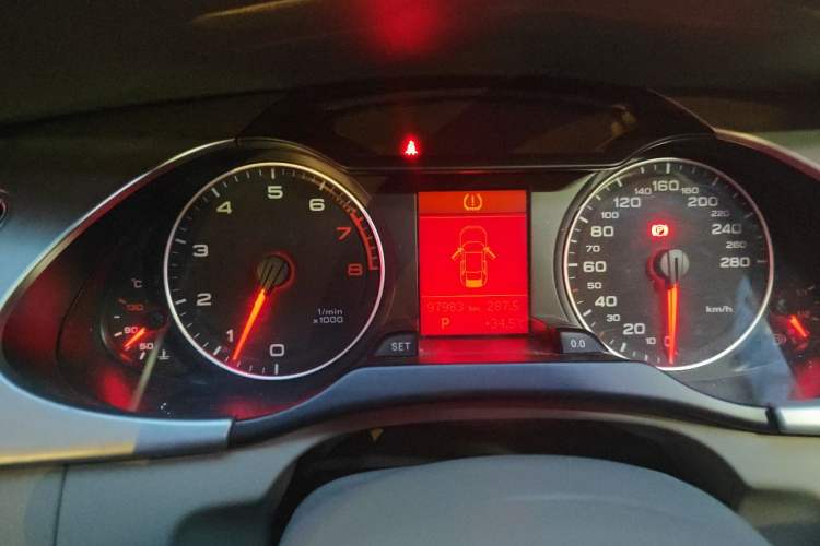 Used Audi A4L 2011 2.0 TFSI Standard Model Instrument Cluster