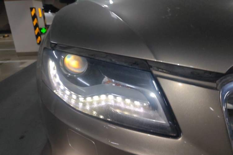 Used Audi A4L 2011 2.0 TFSI Comfort Model Right Front Headlight