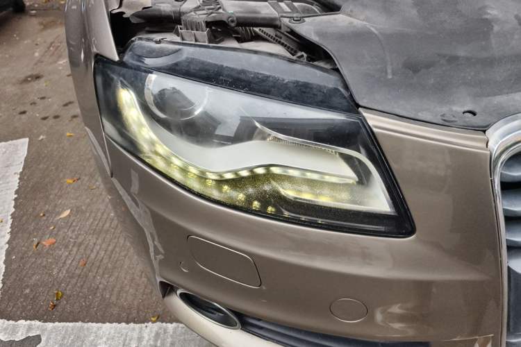 Used Audi A4L 2011 2.0 TFSI Standard Model Right Front Headlight