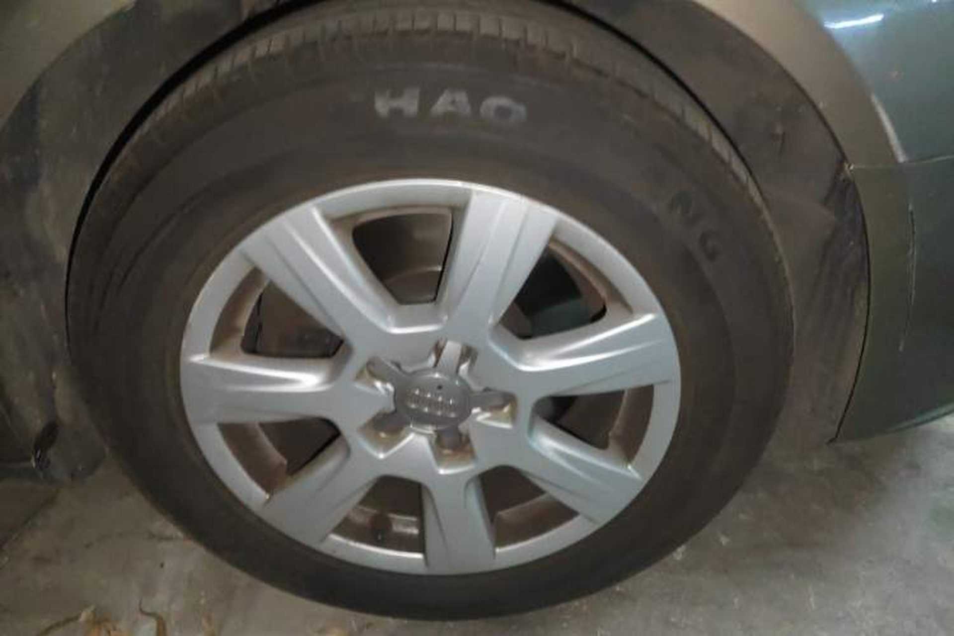 Used Audi A4L 2011 2.0 TFSI Comfort Model Right Front Wheel Hub