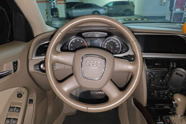 Used Audi A4L 2011 2.0 TFSI Comfort Model Steering Wheel