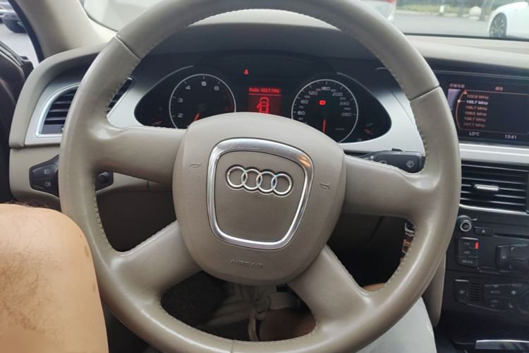 Used Audi A4L 2011 2.0 TFSI Comfort Model Steering Wheel