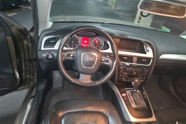 Used Audi A4L 2011 2.0 TFSI Comfort Model Steering Wheel