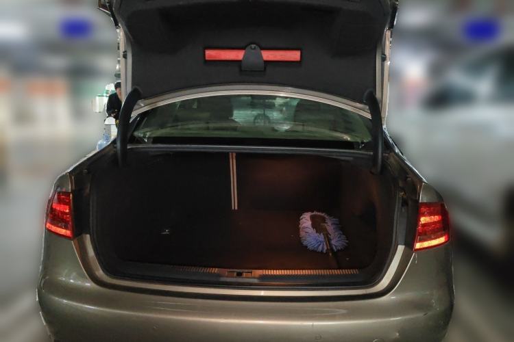 Used Audi A4L 2011 2.0 TFSI Comfort Model Trunk