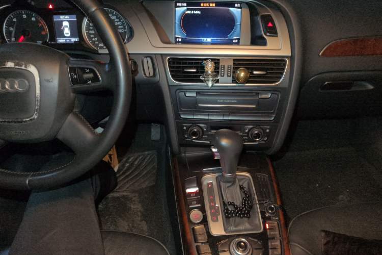 Used Audi A4L 2012 2.0 TFSI Automatic Technology Model Audio And AC Panel