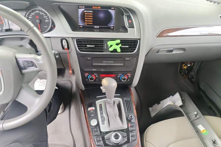 Used Audi A4L 2012 2.0 TFSI Automatic Technology Model Audio And AC Panel