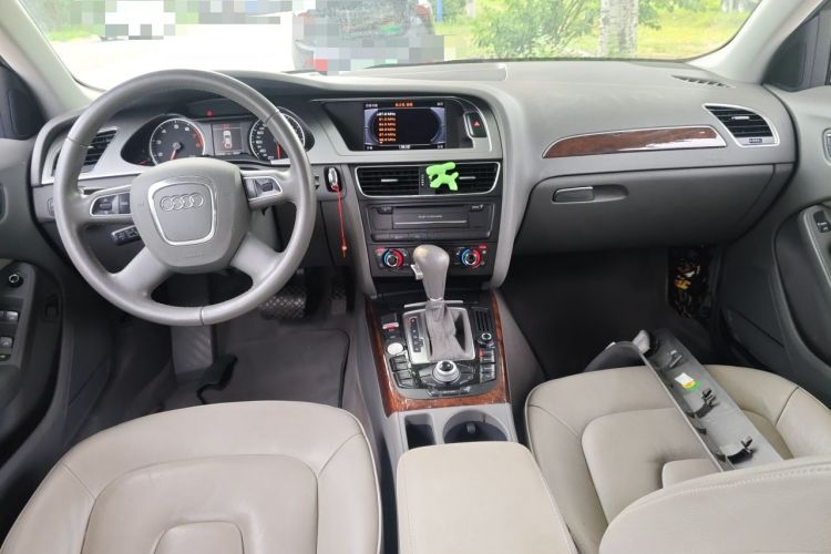 Used Audi A4L 2012 2.0 TFSI Automatic Technology Model Center Console