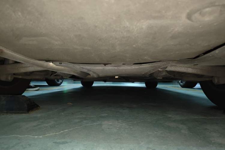 Used Audi A4L 2012 2.0 TFSI automatic standard version Chassis Rear