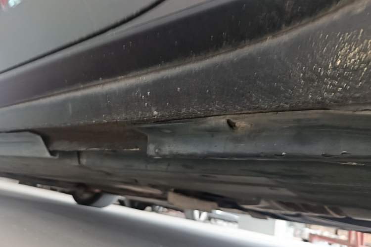 Used Audi A4L 2012 2.0 TFSI automatic Comfort trim level Chassis Rear Left