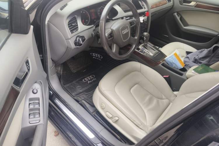 Used Audi A4L 2012 2.0 TFSI automatic standard version Driver Seat