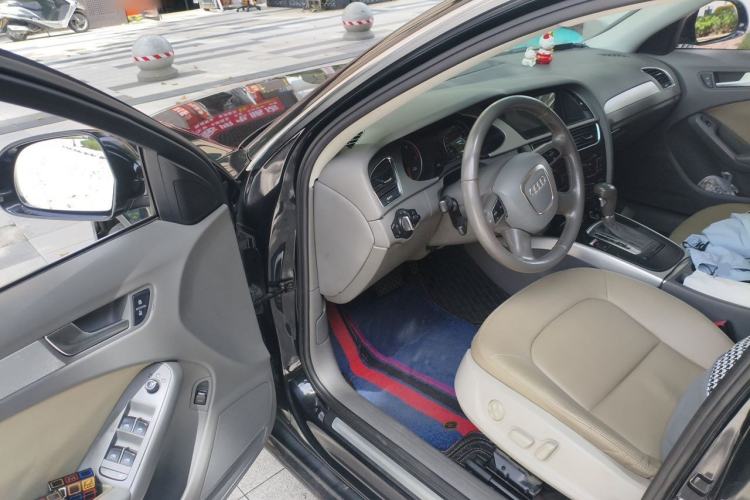 Used Audi A4L 2012 2.0 TFSI automatic standard version Driver Seat