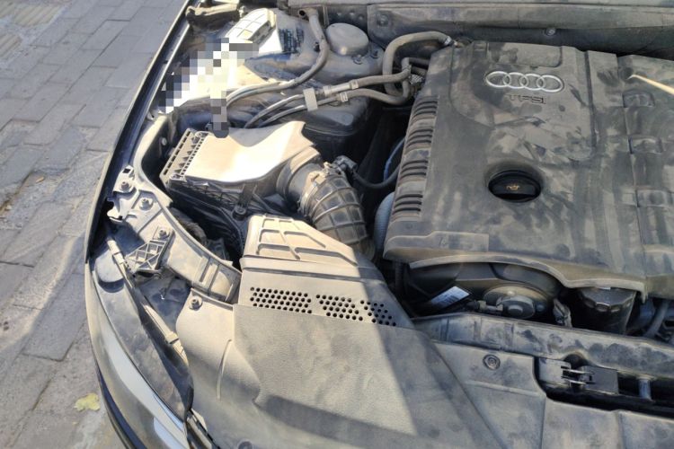 Used Audi A4L 2012 2.0 TFSI automatic Comfort trim level Engine Bay Right