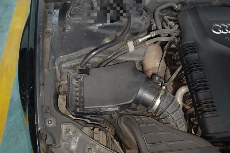 Used Audi A4L 2012 2.0 TFSI automatic standard version Engine Bay Right