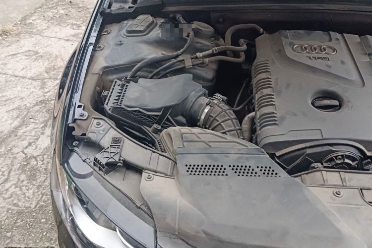 Used Audi A4L 2012 2.0 TFSI automatic standard version Engine Bay Right