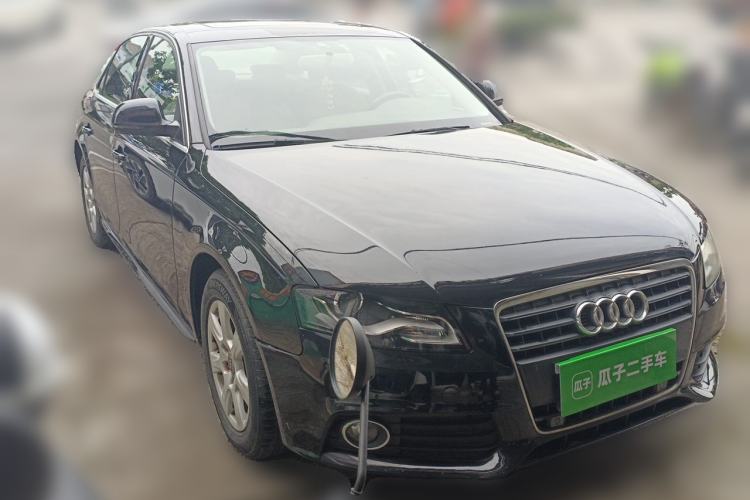 Used Audi A4L 2012 2.0 TFSI automatic standard version Front Right 45 Deg