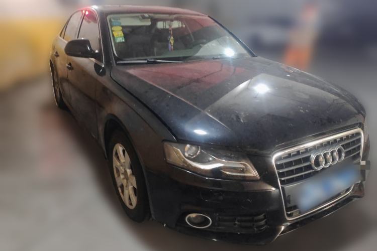 Used Audi A4L 2012 2.0 TFSI automatic Comfort trim level Front Right 45 Deg