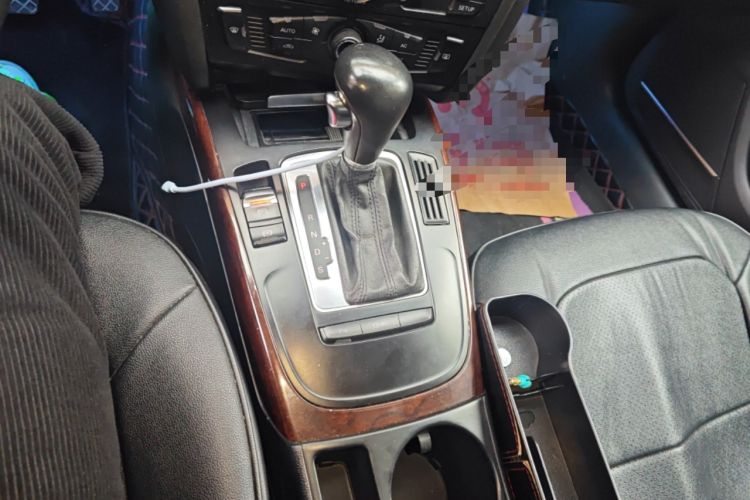Used Audi A4L 2012 2.0 TFSI automatic standard version Gear Lever