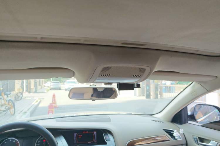 Used Audi A4L 2012 2.0 TFSI automatic Comfort trim level Headliner