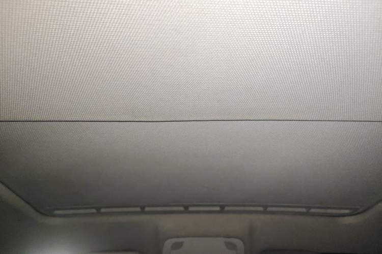 Used Audi A4L 2012 2.0 TFSI automatic Comfort trim level Headliner