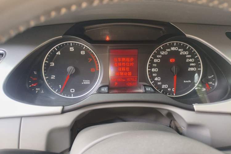 Used Audi A4L 2012 2.0 TFSI automatic standard version Instrument Cluster