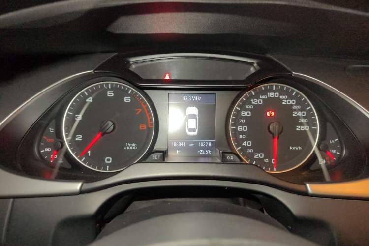 Used Audi A4L 2012 2.0 TFSI Automatic Technology Model Instrument Cluster
