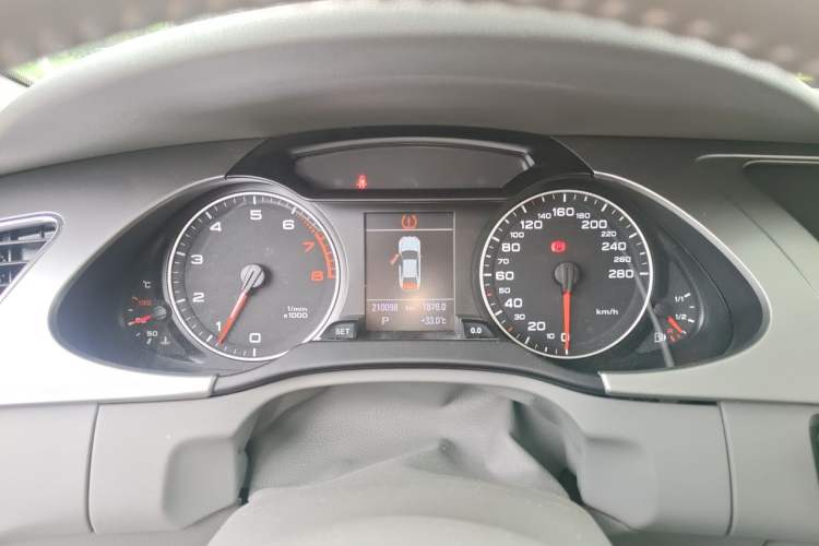 Used Audi A4L 2012 2.0 TFSI Automatic Technology Model Instrument Cluster