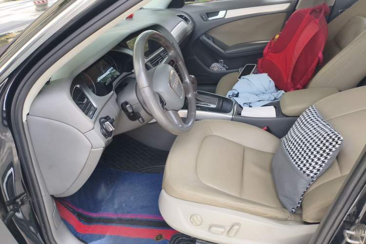 Used Audi A4L 2012 2.0 TFSI automatic standard version Left Front Seat