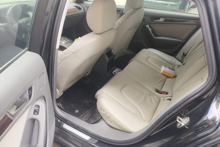 Used Audi A4L 2012 2.0 TFSI automatic standard version Left Rear Seat